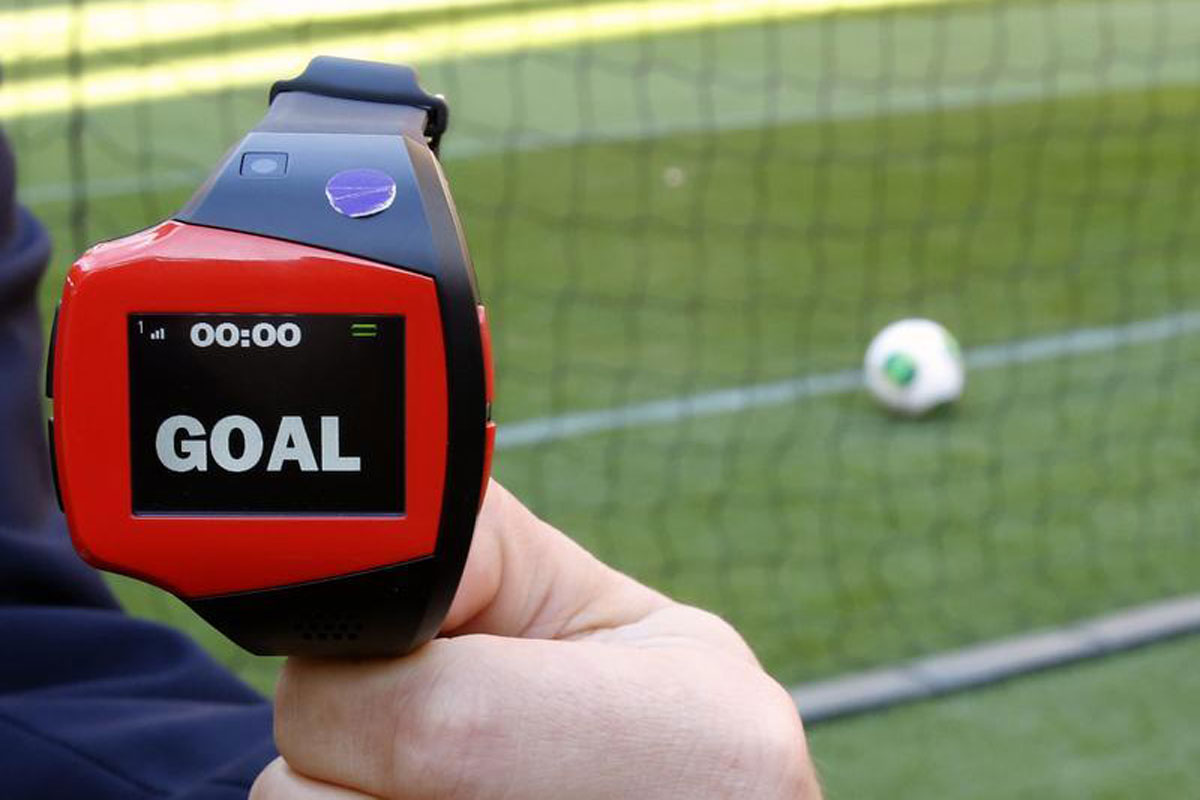 Goal Line Technology, Wasit Kedua Dalam Sepakbola