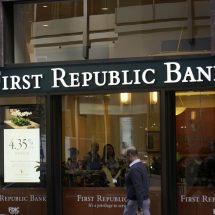 Simpanannya Anjlok Drastis: First Republic Bank Resmi Bangkrut dan Asetnya Disita FDIC
