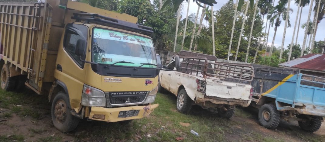 Mobil Batu Bara Dinilai Merusak Jalan Inhu, Aktivis Soroti Sikap Bupati yang Tak Tindak?